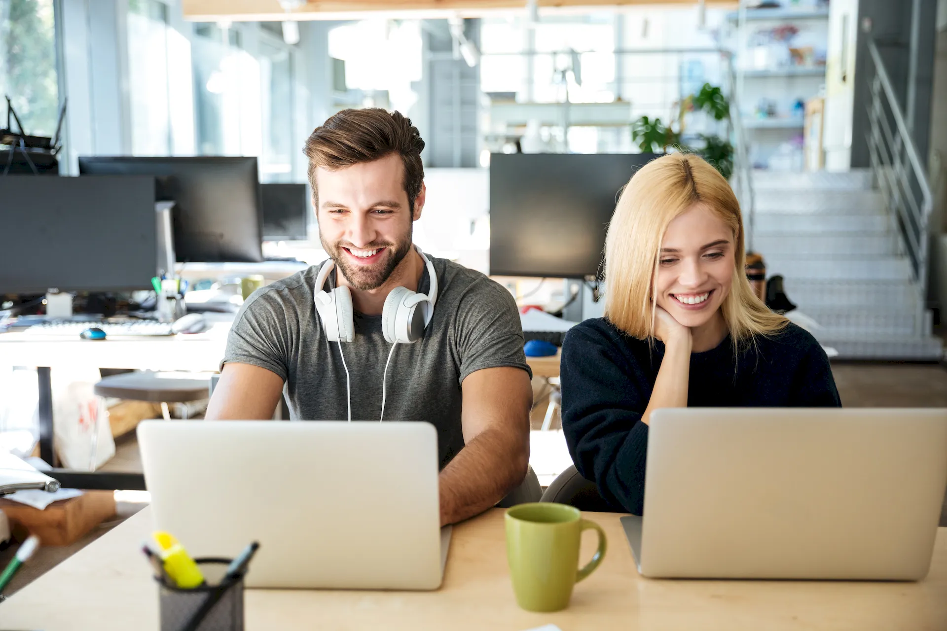 پشتیبانی سایت به صورت تخصصی | دورکاری و حضوری | کوهیار بهمن